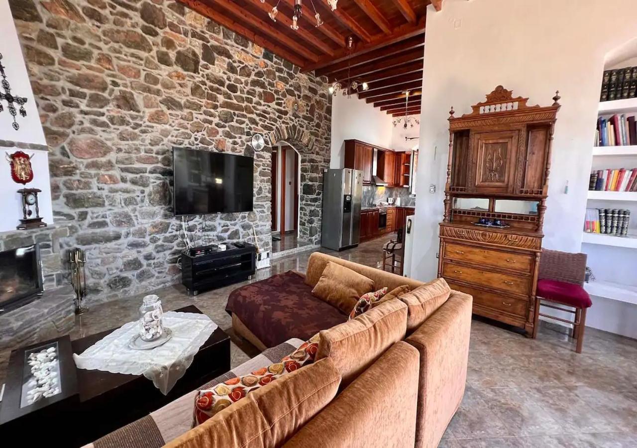 Πέτρινο Εξοχικό Σπίτι Στη Σύρο Agros  ภายนอก รูปภาพ